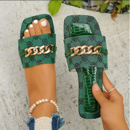 Women Flat Slippers 2024 New Summer Luxury Outdoor Beach Sandals Trend Brand Designer Shoes Slides Women Slippers Plus Size