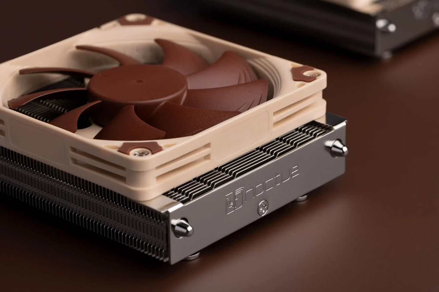 Noctua NH-L9a-AM5 92mm Fan AM5/AMD Platform CPU Cooler 37mm Height NH-L9a-AM5 Tower Radiator 6 Years Warranty