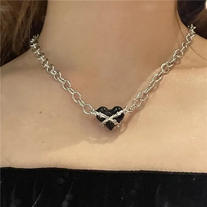 New Trend Punk Gothic Thorns Love Heart Necklaces for Women Metal Chains Choker Necklaces Party Jewelry Gift Hallowen WholeSale