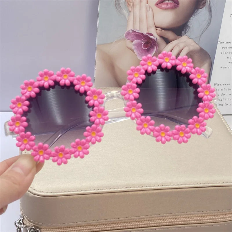 Adult Women Daisy Sunglasses Fashion Ladies Cute Sun Glasses White Round Flowers Bride Gift Bridesmaid Bachelorette Party Favors