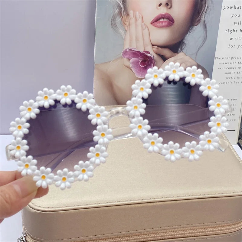 Adult Women Daisy Sunglasses Fashion Ladies Cute Sun Glasses White Round Flowers Bride Gift Bridesmaid Bachelorette Party Favors