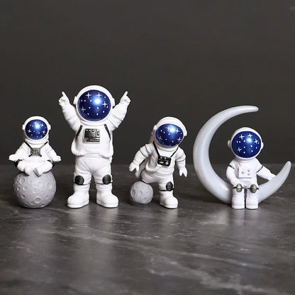 Resin Statues Sculpture Nordic Astronaut Figurine desk Modern Home Decoration Desk Accessories Cute Room Decor Living Room Decor